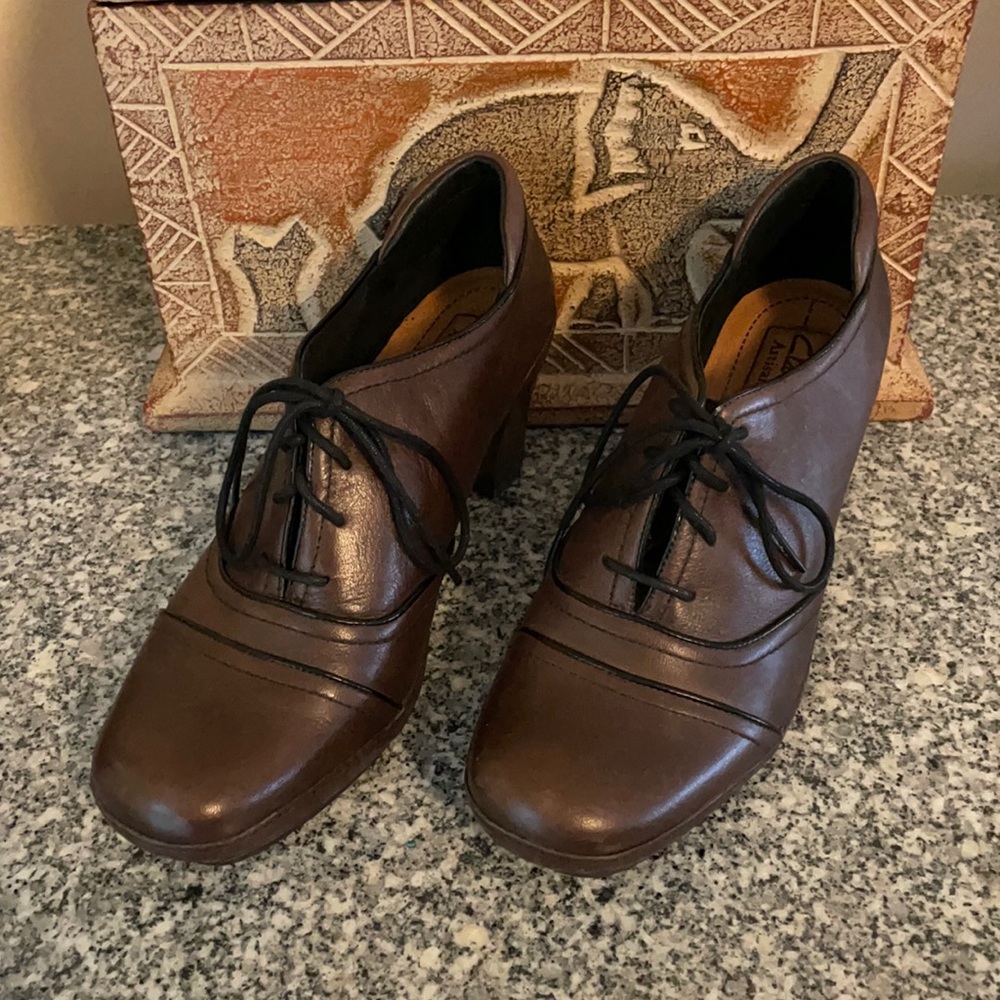 Clarks Artisan Women's Brown Slip On Oxford Heel